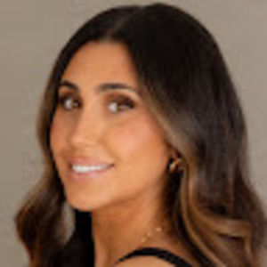 Meet your Posher, Adriana